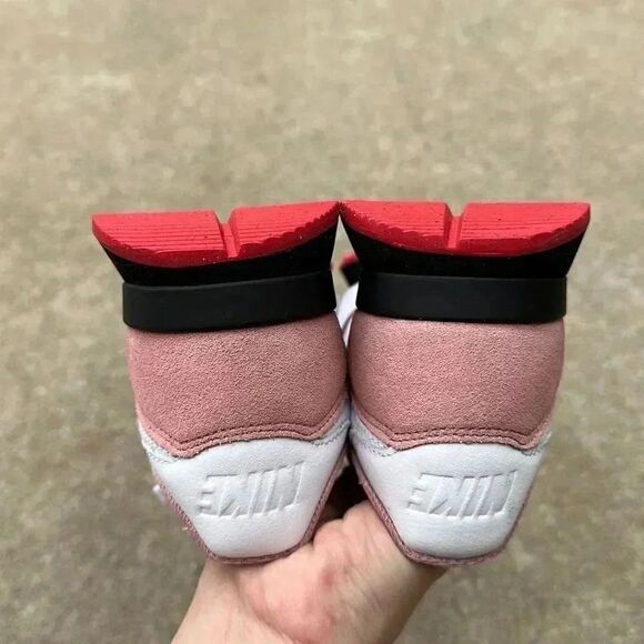 NWOT Nike Internationalist Sneakers - Picture 4 of 10